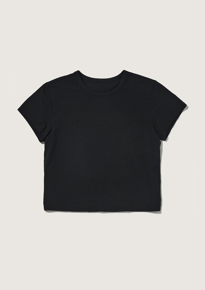 Sojeanne X PLAC 크롭 티셔츠 블랙